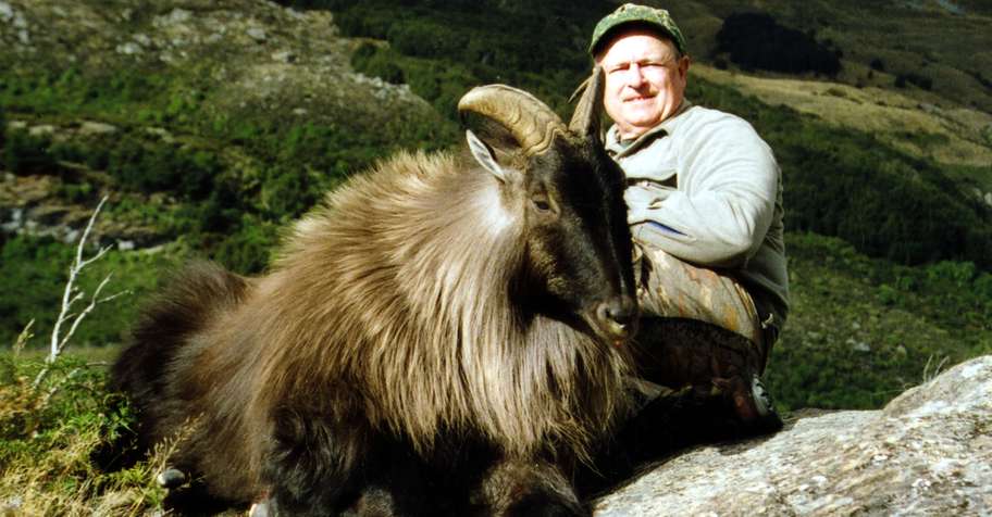 Winter Himalayan Tahr & Red stag 2027