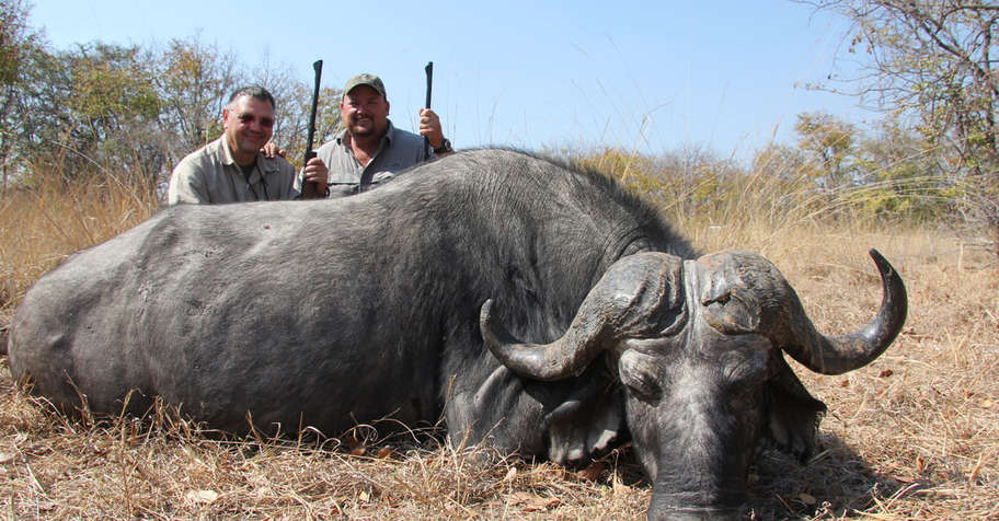 7 Day Buffalo & Puku for 2 Hunters