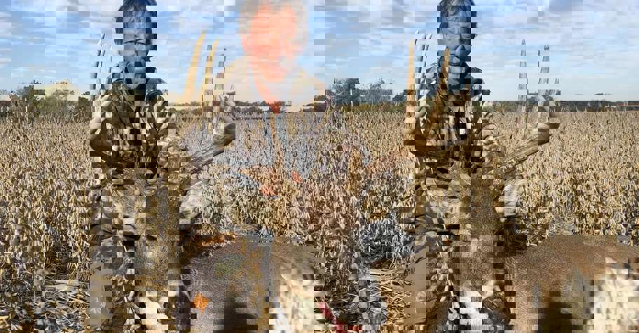 Trophy White-Tail Archery Hunt #6