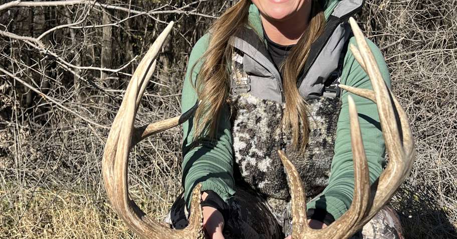 Kansas Whitetail Deer Bow Hunt