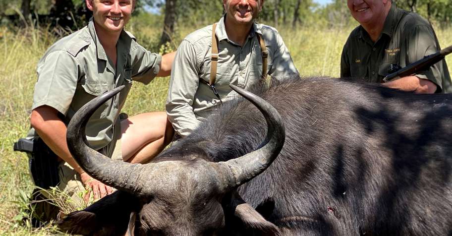 Buffalo Cow Hunting Experience (2x1)