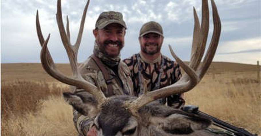 Mule Deer Hunt- Archery 2 on 1 Guide