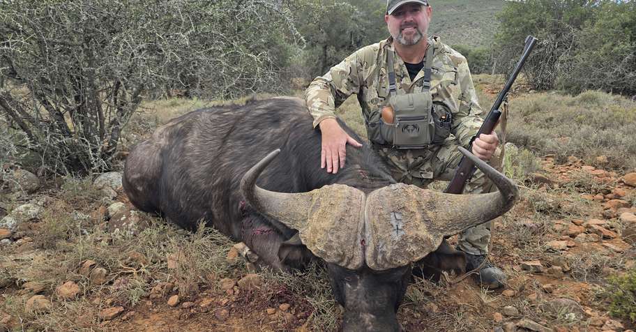 Big Man - Cape Buffalo & Sable Package