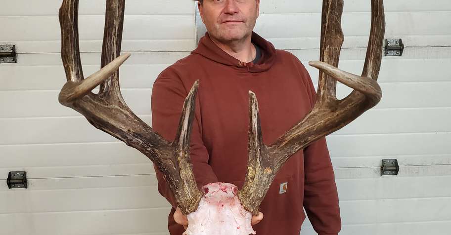 Whitetail Deer Rifle Hunt, 6 Days.