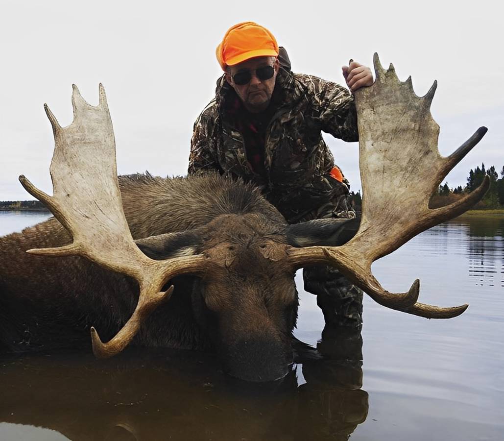 Moose Hunt in Northern Canada / Манитоба, Канада - BookYourHunt.com