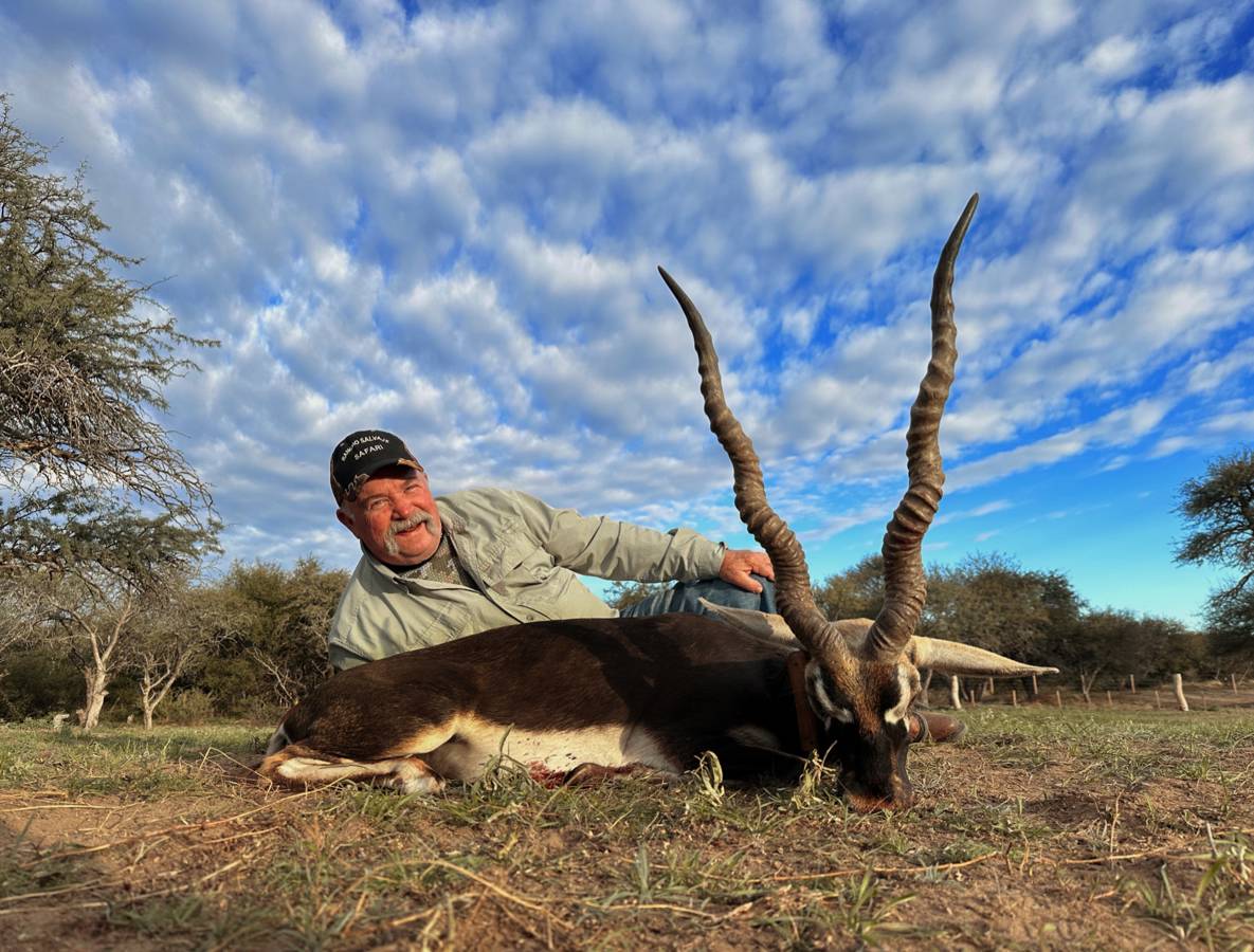 Blackbuck Hunting One Day / Buenos Aires Province, Аргентина -  BookYourHunt.com