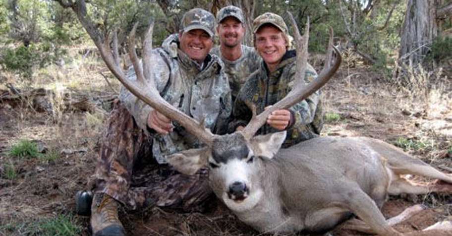 10 Day Limited Entry Deer Hunt 1 guide