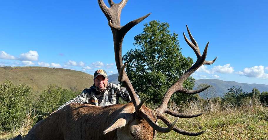 Iberian Red Deer hunting trips - BookYourHunt.com